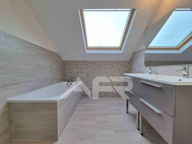 Maison - 160 m² - 8 pièces