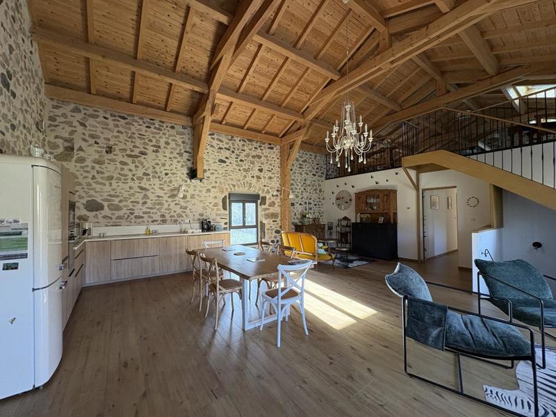 Maison - 160 m² - 4 pièces