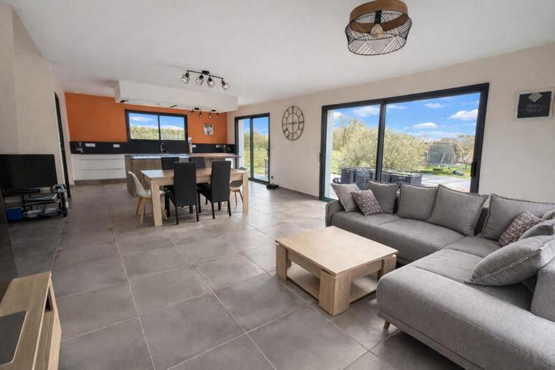 Maison - 174 m² - 8 pièces