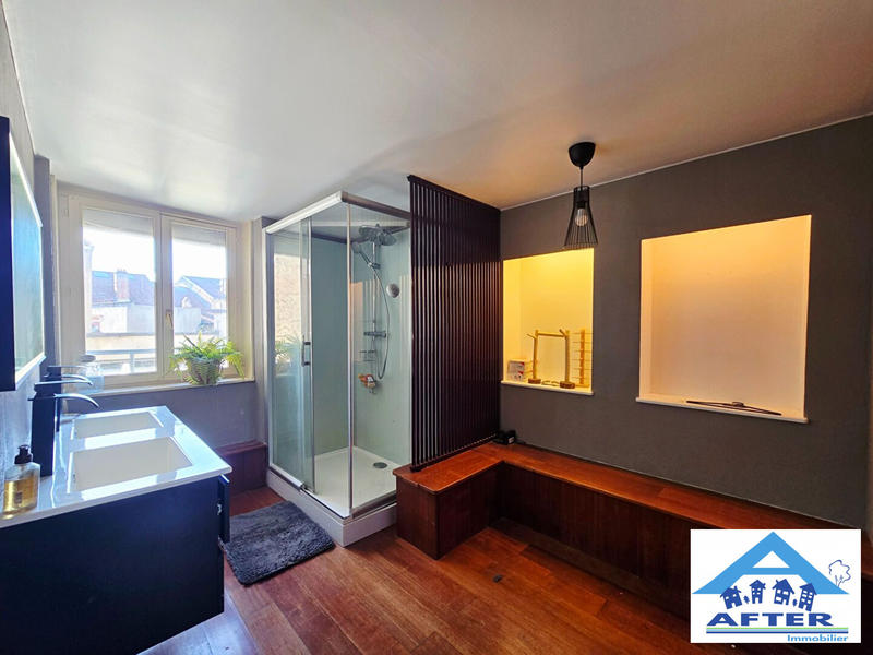 Maison - 245 m² - 6 pièces