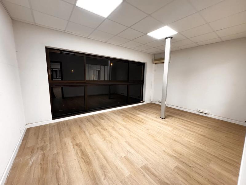 Local commercial - 134 m² - 5 pièces