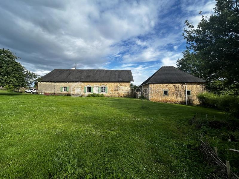 Corps de ferme - 240 m² - 10 pièces
