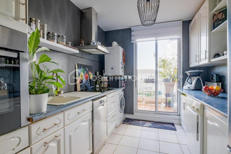 Appartement - 80 m² - 4 pièces