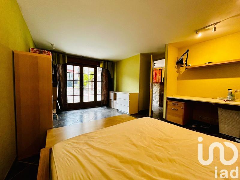 Maison - 237 m² - 11 pièces