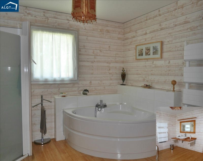 Villa - 203 m² - 6 pièces