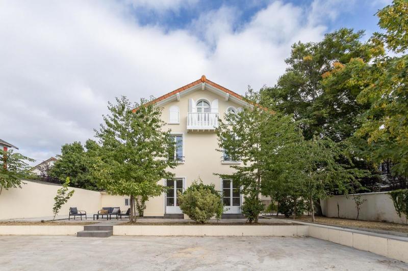 Villa - 170 m² - 6 pièces