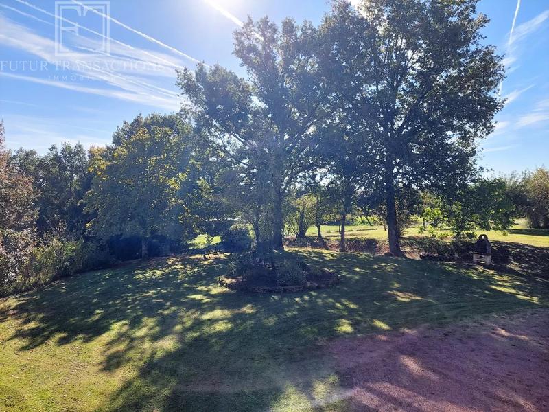 Maison - 158 m² - 9 pièces