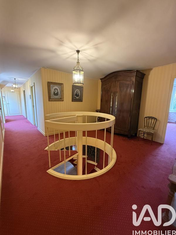 Maison - 300 m² - 7 pièces