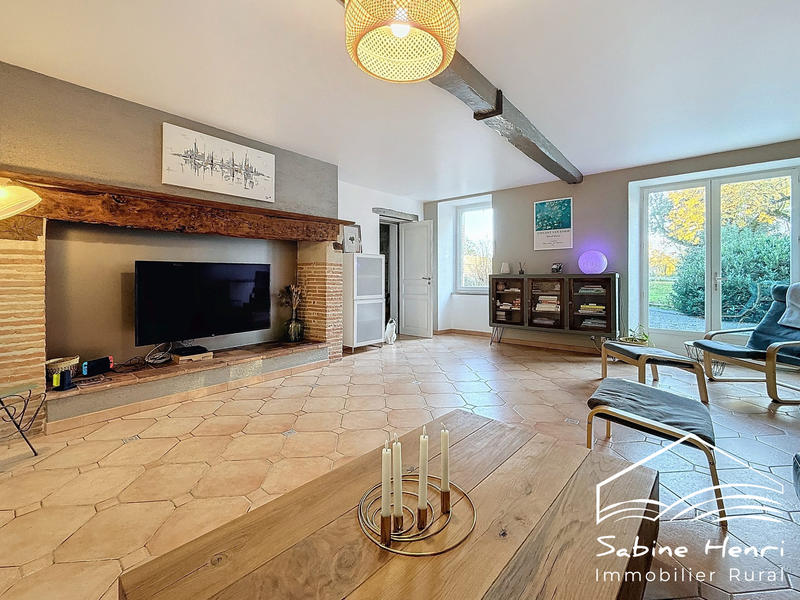 Maison - 354 m² - 10 pièces