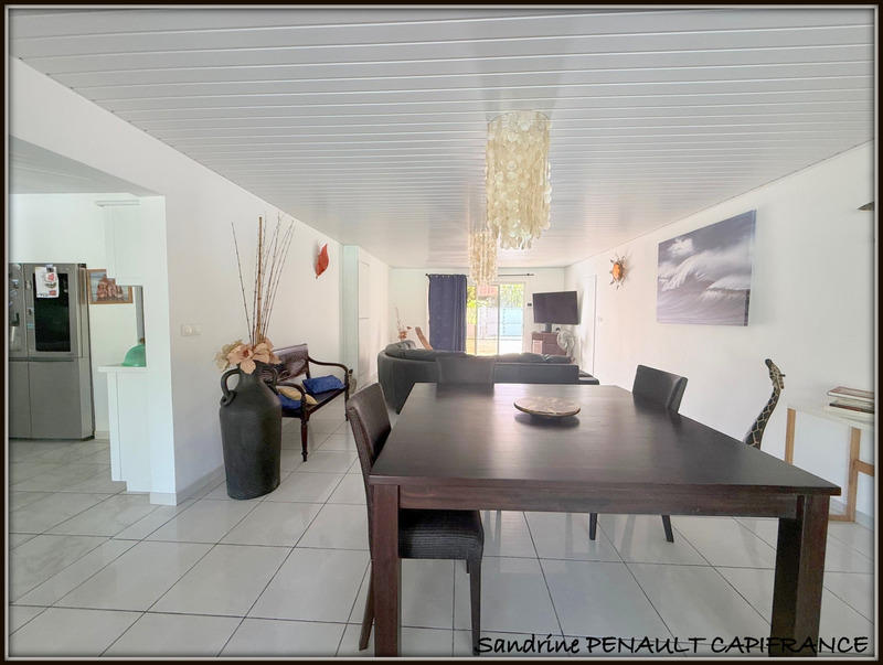 Villa - 221 m² - 7 pièces