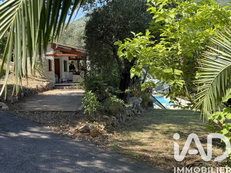 Maison - 190 m² - 8 pièces