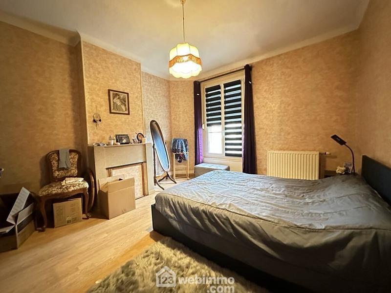 Maison - 218 m² - 13 pièces