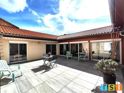 Maison de ville - 239 m² - 8 pièces