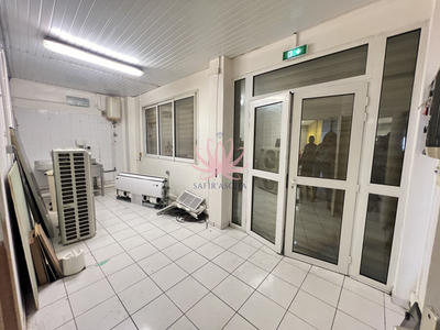 Local commercial - 156 m² - 2 pièces