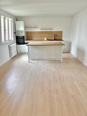 Maison - 137 m² - 6 pièces