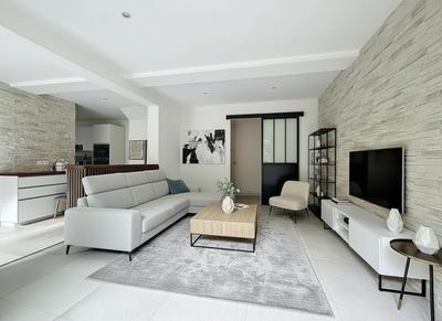 Maison - 135 m² - 6 pièces