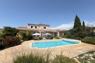 Maison - 252 m² - 8 pièces