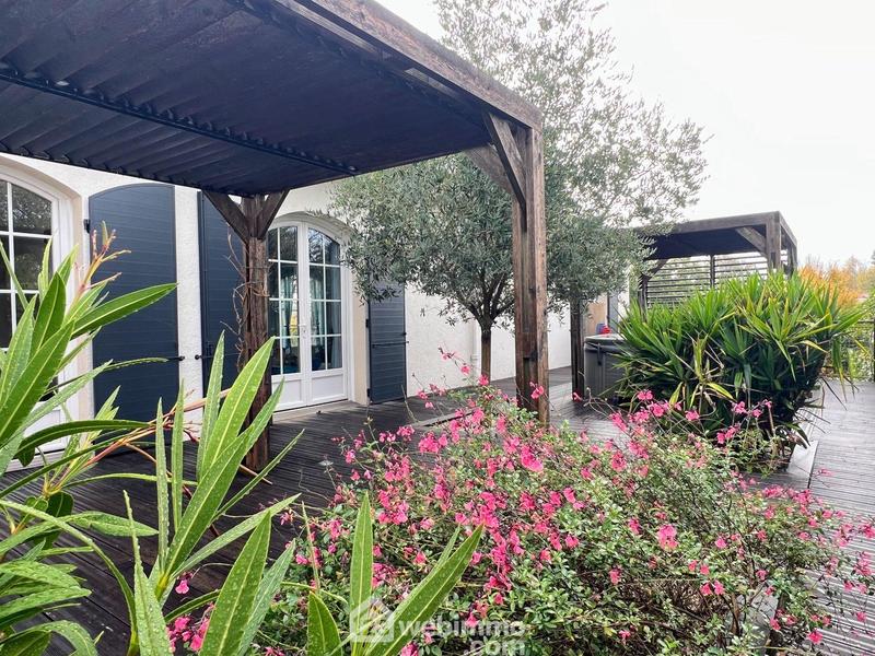 Maison - 185 m² - 5 pièces