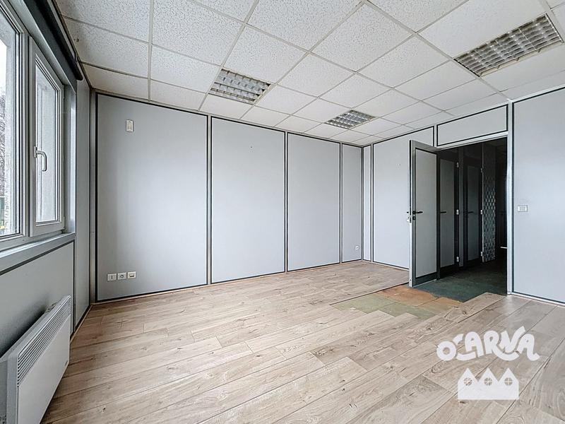Entrepôt - 1 035 m²
