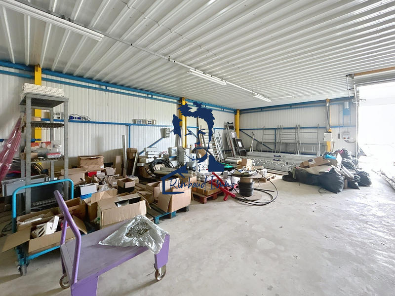 Local d'activités - 330 m²