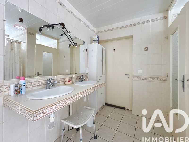 Maison - 180 m² - 8 pièces