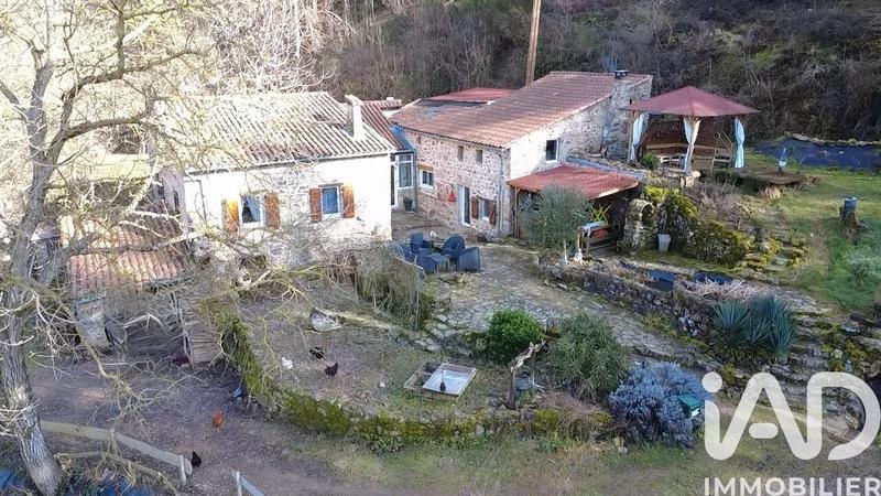 Maison - 210 m² - 4 pièces