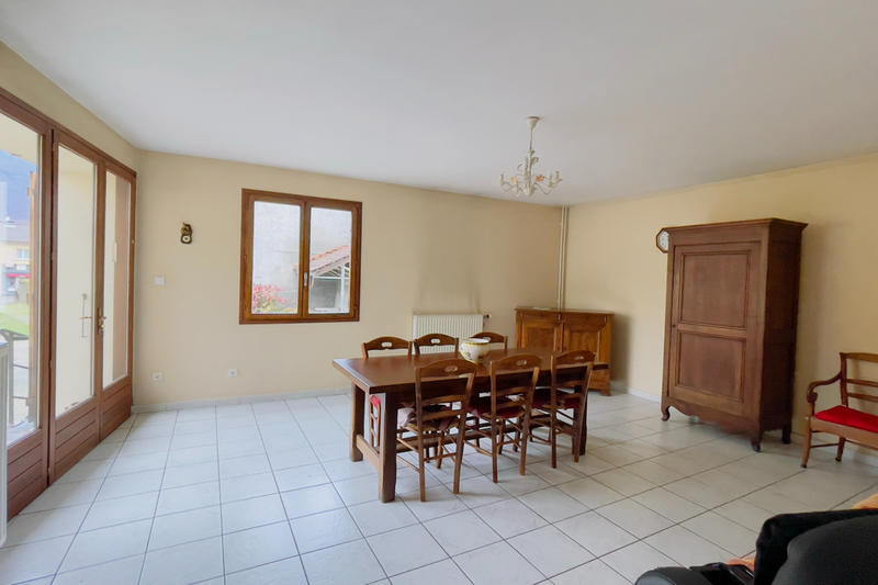 Maison - 228 m² - 7 pièces