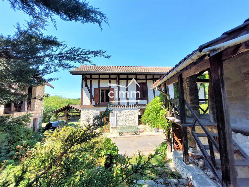 Maison - 215 m² - 7 pièces