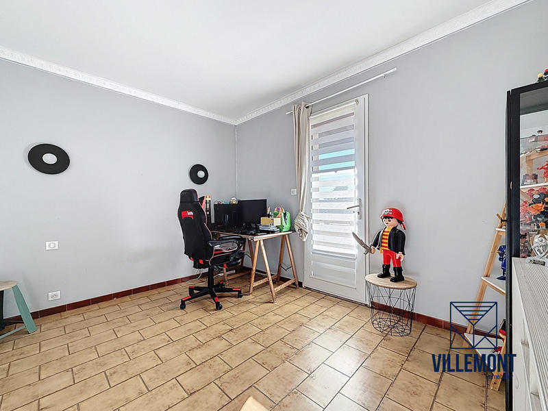 Maison - 210 m² - 9 pièces