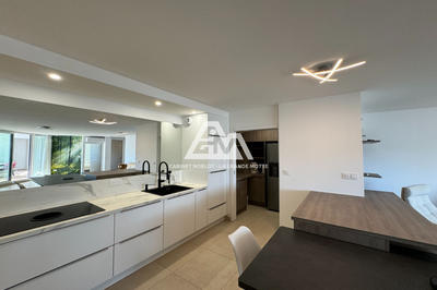 Appartement - 100 m² - 4 pièces