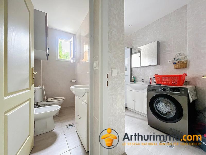 Maison - 225 m² - 10 pièces