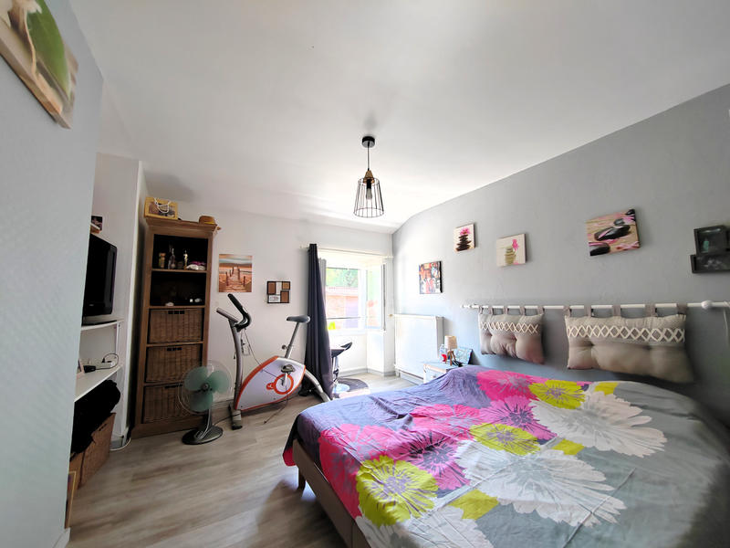 Maison - 220 m² - 9 pièces