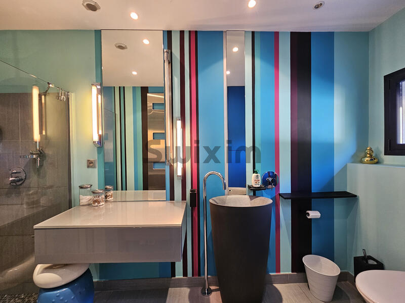 Propriété - 370 m² - 16 pièces