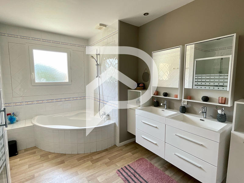 Maison - 157 m² - 5 pièces