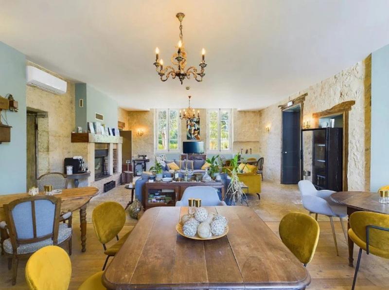 Château - 1 840 m² - 36 pièces