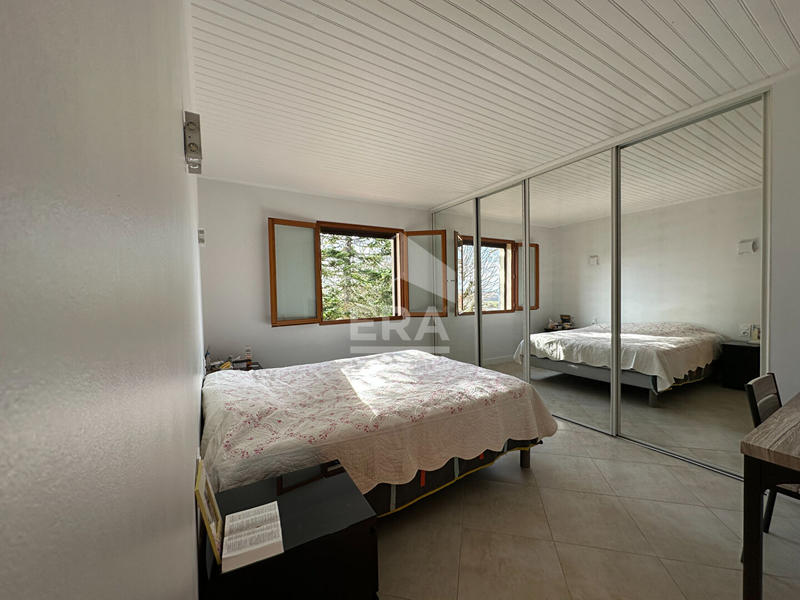 Maison - 198 m² - 6 pièces