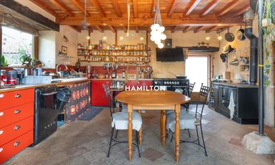 Propriété - 282 m² - 11 pièces