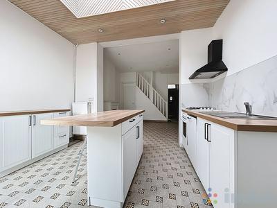 Maison - 94 m² - 5 pièces