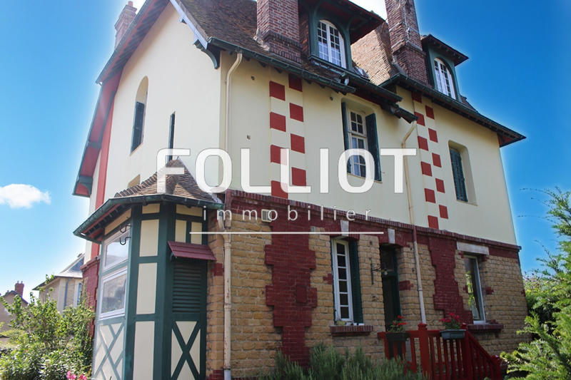 Maison - 200 m² - 10 pièces