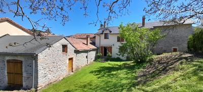 Maison de village - 200 m² - 8 pièces