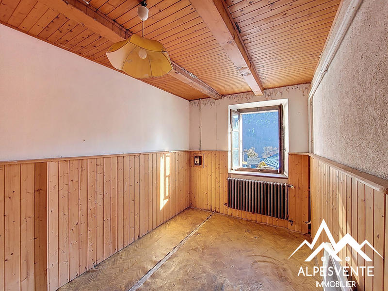 Maison - 260 m² - 9 pièces