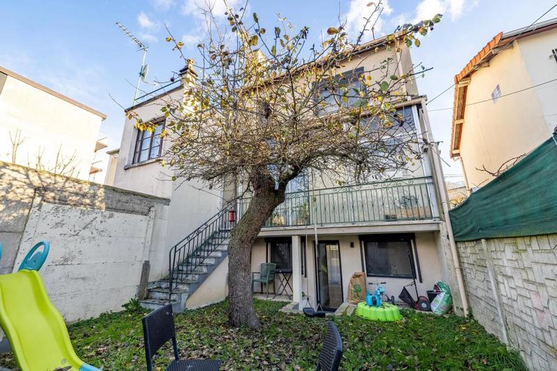 Maison - 96 m² - 4 pièces