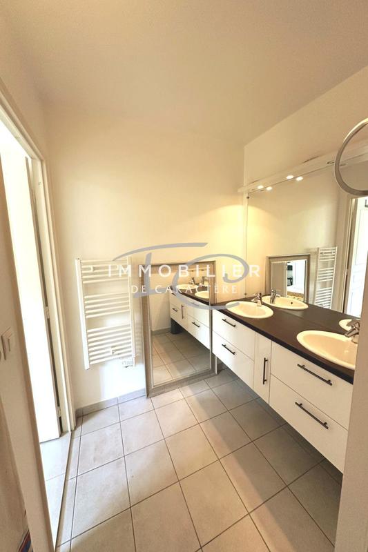 Appartement - 80 m² - 3 pièces