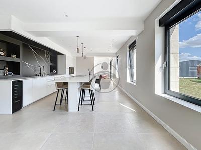 Maison - 183 m² - 6 pièces