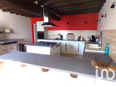 Maison - 220 m² - 6 pièces