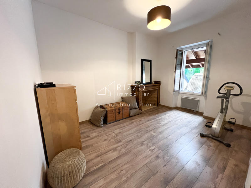 Appartement - 125 m² - 6 pièces