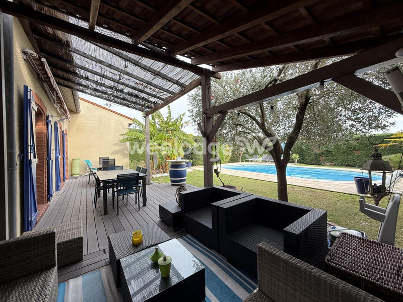 Maison traditionnelle - 207 m² - 6 pièces