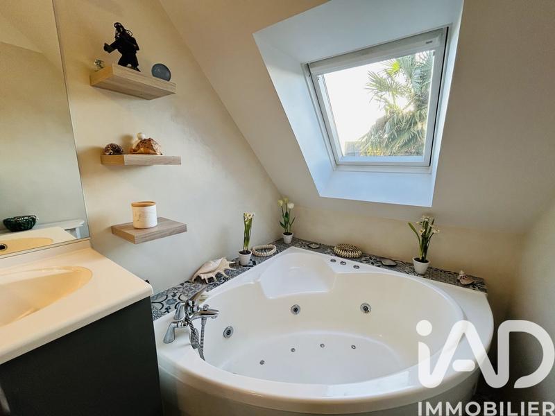 Maison - 180 m² - 8 pièces