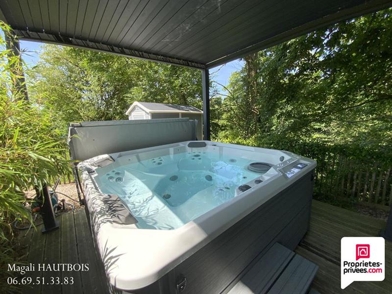 Demeure - 283 m² - 11 pièces