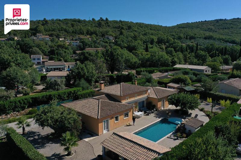 Demeure - 203 m² - 7 pièces